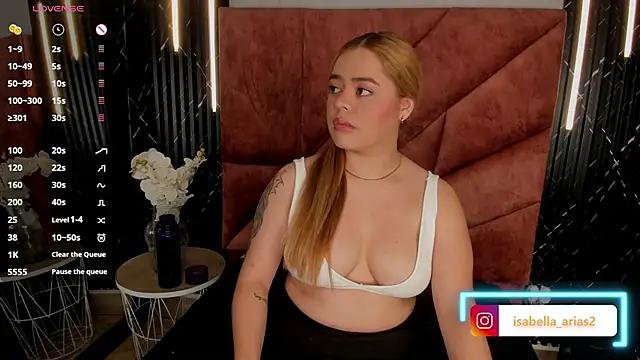 isabella arias1 online show from 02.17.25