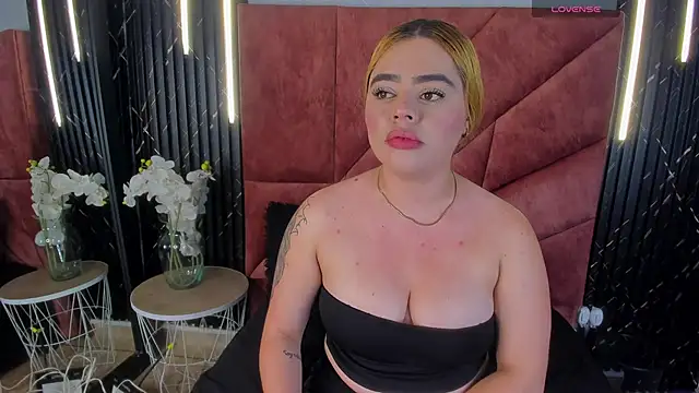 isabella arias1 online show from 03.17.25