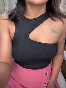 LeisyXO online show from 01.22.25