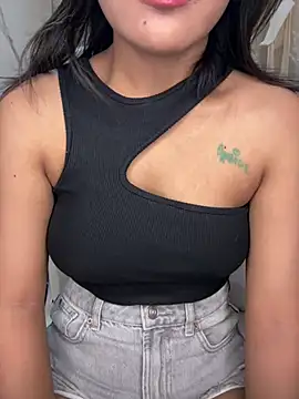 LeisyXO online show from 01.31.25