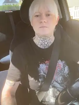 poussichienne online show from 10.11.25