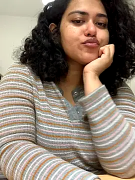 Curvydesifromgermany online show from 10.07.25