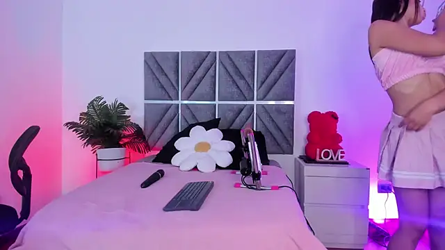 Laura Dicardy online show from 02.25.26