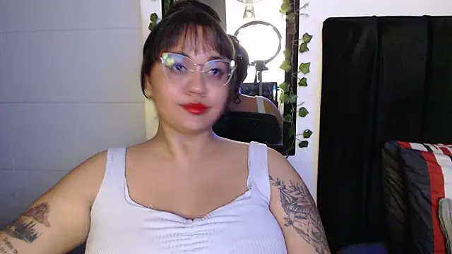Snapshot of Alezapark chatting on 07.25.26 Alezapark online show from 07.25.26