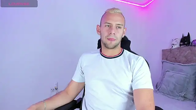 Snapshot of Damon_Bakert chatting on 10.27.25 Damon Bakert online show from 10.27.25