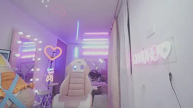 angelacianuro  online show from 12.19.24