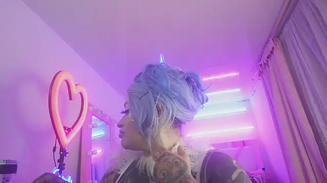 angelacianuro  online show from 03.06.25