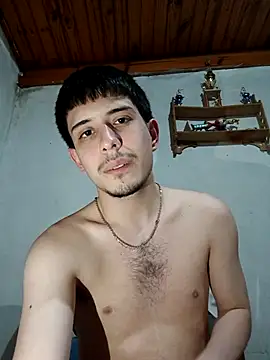 Snapshot of Elvergonn2105 chatting on 10.20.25 Elvergonn2105 online show from 10.20.25