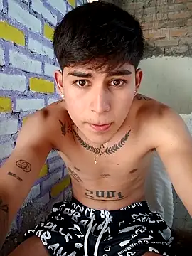 Snapshot of Lukas_strong chatting on 10.06.25 Lukas strong online show from 10.06.25