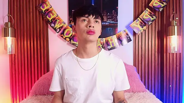 Snapshot of Steev_Novoa chatting on 10.29.25 Steev Novoa online show from 10.29.25