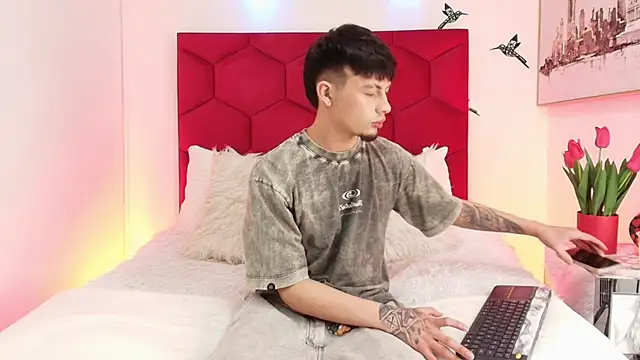 Snapshot of Steev_Novoa chatting on 02.06.26 Steev Novoa online show from 02.06.26