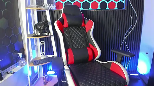 Snapshot of Steev_Novoa chatting on 03.25.26 Steev Novoa online show from 03.25.26