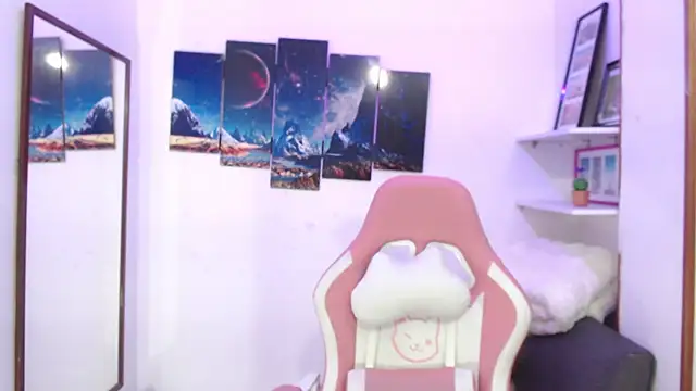 EmmaMyerss  online show from 01.14.25
