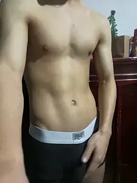 Snapshot of Mrtzz_ chatting on 12.22.24 Mrtzz online show from 12.22.24