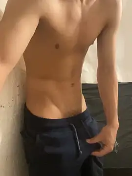 Snapshot of Mrtzz_ chatting on 02.18.25 Mrtzz online show from 02.18.25