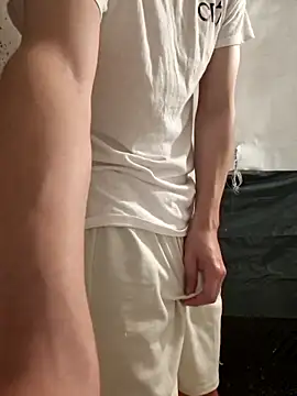 Snapshot of Mrtzz_ chatting on 10.11.25 Mrtzz online show from 10.11.25