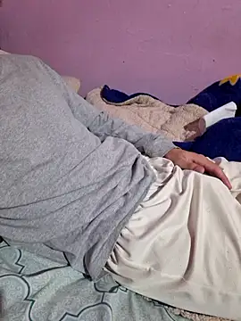 Snapshot of Mrtzz_ chatting on 10.12.25 Mrtzz online show from 10.12.25