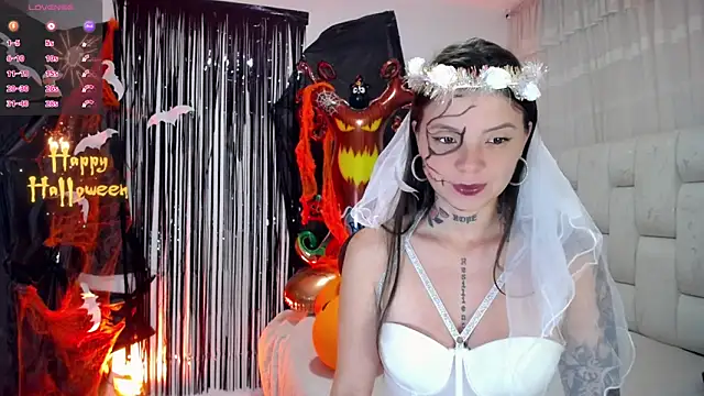 basic Instinct online show from 10.31.25