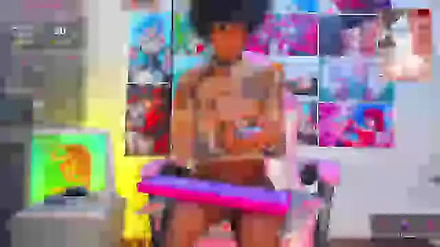 Effy Marinn online show from 02.11.25