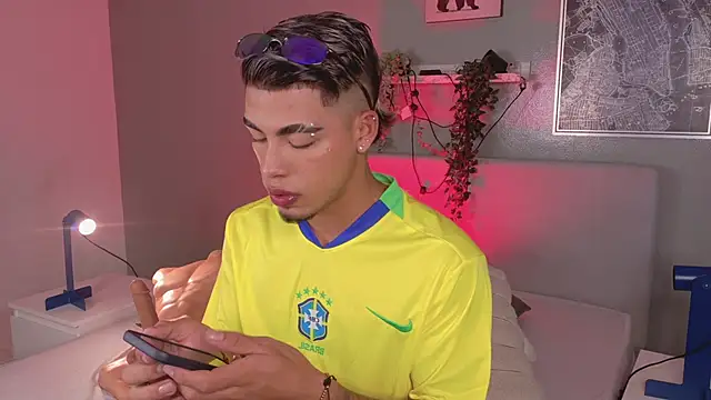 Snapshot of Ken-boy_ chatting on 04.01.26 Ken-boy online show from 04.01.26