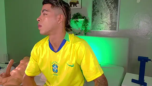 Snapshot of Ken-boy_ chatting on 04.05.26 Ken-boy online show from 04.05.26