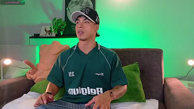 Snapshot of Ken-boy_ chatting on 04.09.26 Ken-boy online show from 04.09.26