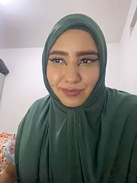 Snapshot of hannahayat chatting on 12.17.24 hannahayat online show from 12.17.24