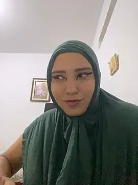 Snapshot of hannahayat chatting on 03.15.25 hannahayat online show from 03.15.25