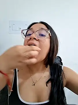 Snapshot of -VICKKY chatting on 02.12.26 -VICKKY online show from 02.12.26