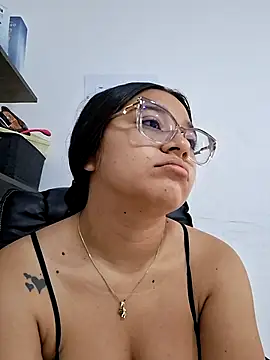 Snapshot of -VICKKY chatting on 02.24.26 -VICKKY online show from 02.24.26