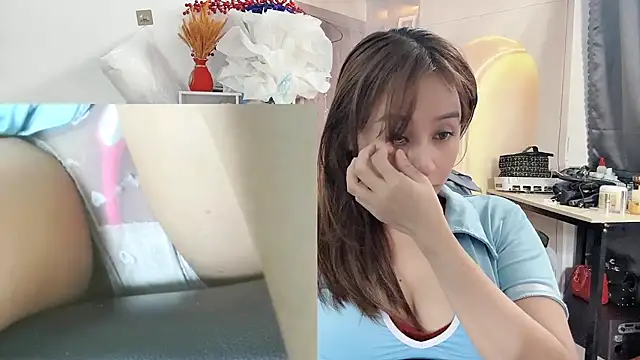 KellyPham22 online show from 09.11.25