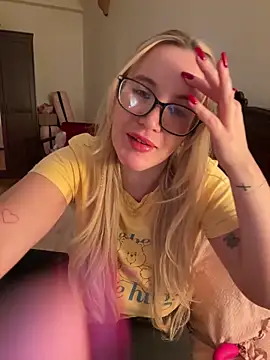 Snapshot of isisxoxx chatting on 03.11.26 isisxoxx online show from 03.11.26