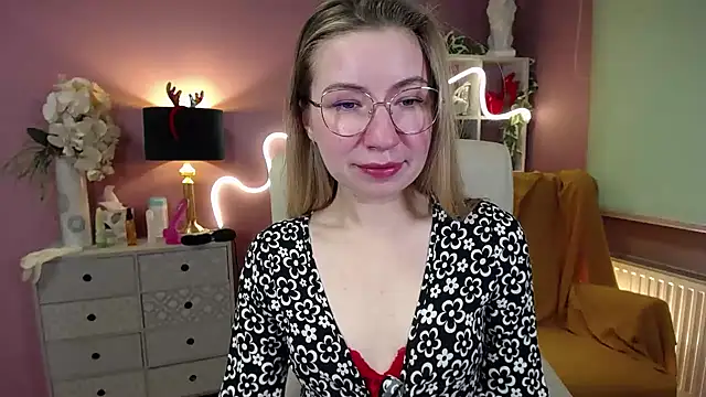 Mia Tasty online show from 12.21.24