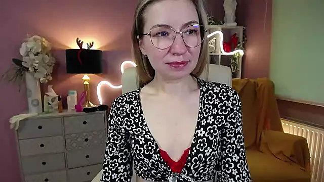 Mia Tasty online show from 12.21.24