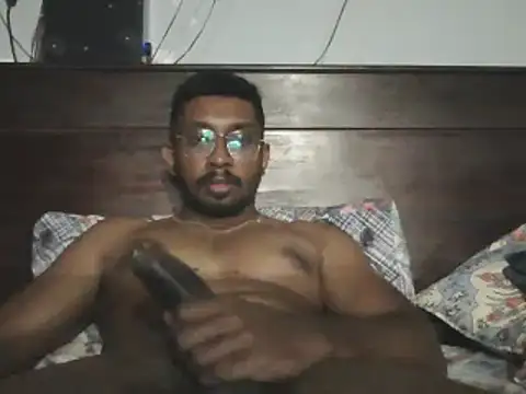 Snapshot of chennaibull101 chatting on 12.28.24 chennaibull101 online show from 12.28.24