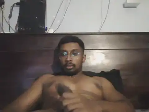 Snapshot of chennaibull101 chatting on 01.21.25 chennaibull101 online show from 01.21.25