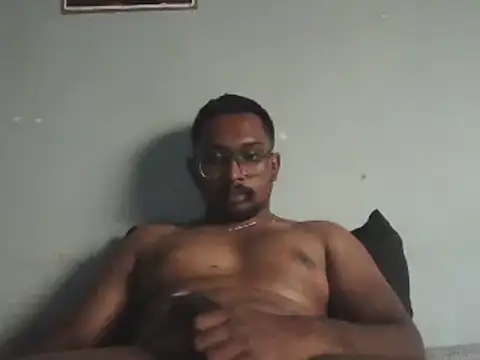 Snapshot of chennaibull101 chatting on 10.14.25 chennaibull101 online show from 10.14.25