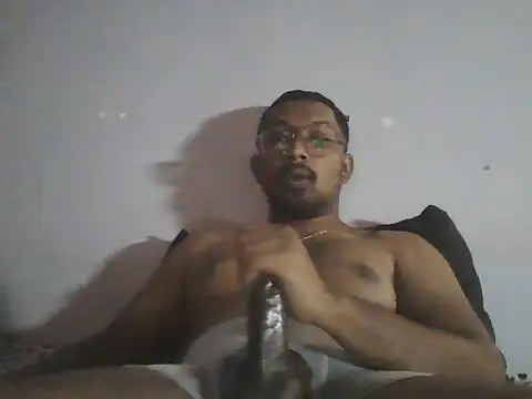 Snapshot of chennaibull101 chatting on 10.18.25 chennaibull101 online show from 10.18.25