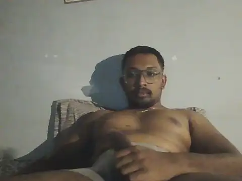 Snapshot of chennaibull101 chatting on 10.19.25 chennaibull101 online show from 10.19.25