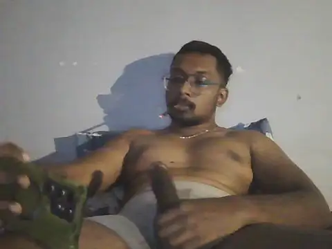 Snapshot of chennaibull101 chatting on 10.25.25 chennaibull101 online show from 10.25.25