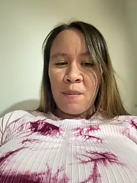 Snapshot of Emiily_lee chatting on 09.29.25 Emiily lee online show from 09.29.25