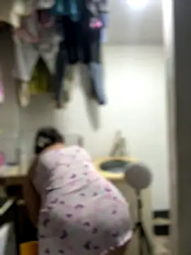 Snapshot of Emiily_lee chatting on 10.18.25 Emiily lee online show from 10.18.25