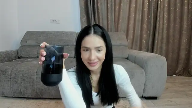 Snapshot of Emmapmg chatting on 10.06.25 Emmapmg online show from 10.06.25