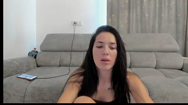 Snapshot of Emmapmg chatting on 10.16.25 Emmapmg online show from 10.16.25