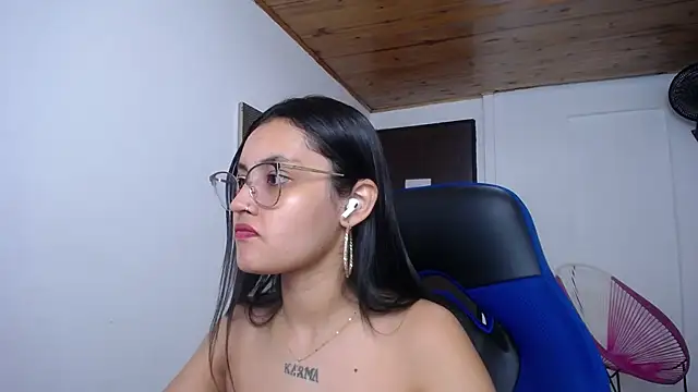 Snapshot of antonella_sweetlittle chatting on 09.23.25 antonella sweetlittle online show from 09.23.25