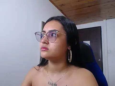 Snapshot of antonella_sweetlittle chatting on 10.01.25 antonella sweetlittle online show from 10.01.25