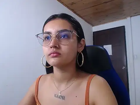 Snapshot of antonella_sweetlittle chatting on 10.08.25 antonella sweetlittle online show from 10.08.25