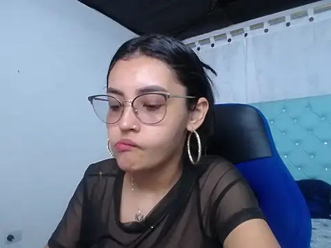 Snapshot of antonella_sweetlittle chatting on 10.17.25 antonella sweetlittle online show from 10.17.25