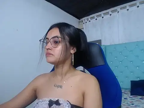 Snapshot of antonella_sweetlittle chatting on 10.21.25 antonella sweetlittle online show from 10.21.25