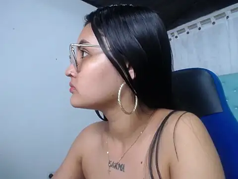 Snapshot of antonella_sweetlittle chatting on 10.24.25 antonella sweetlittle online show from 10.24.25